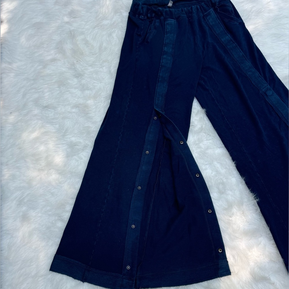 Navy pants by FP Movement.  Size xs.